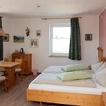 Πανσιόν Biohof Kluegel 3*