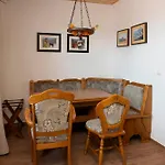 Πανσιόν Biohof Kluegel 3*