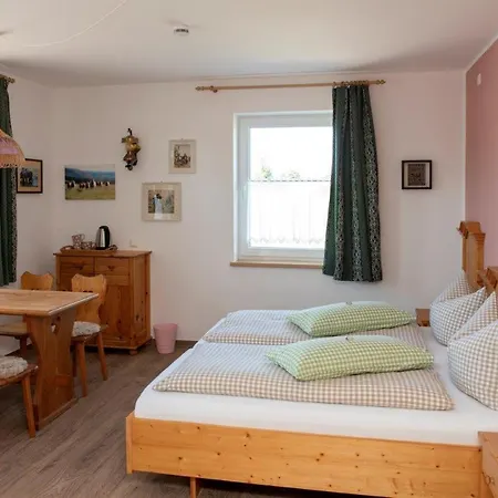 Guest house Biohof Kluegel 4*